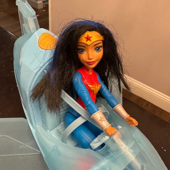 DC Superhero Girl Wonder Woman Invisible Plane and 12” Doll. - Picture 3 of 4
